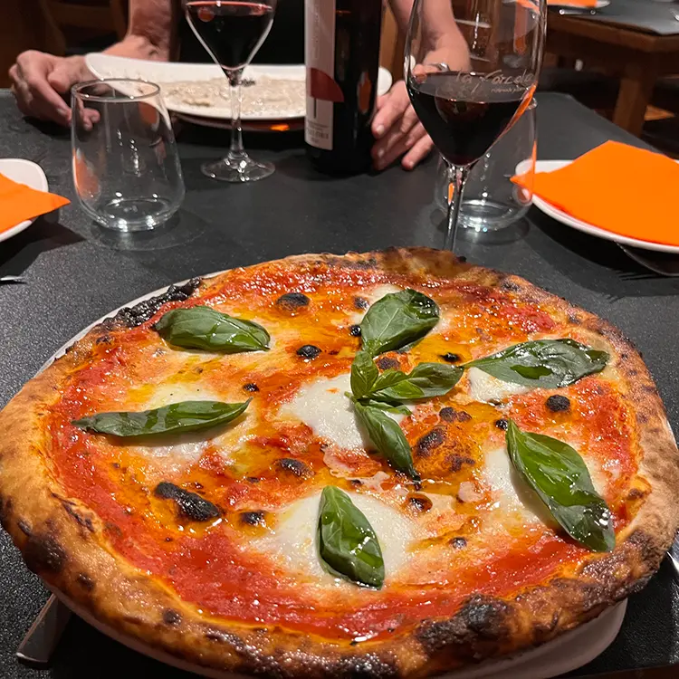 Pizza margherita - La Forcola Restaurante en Valencia